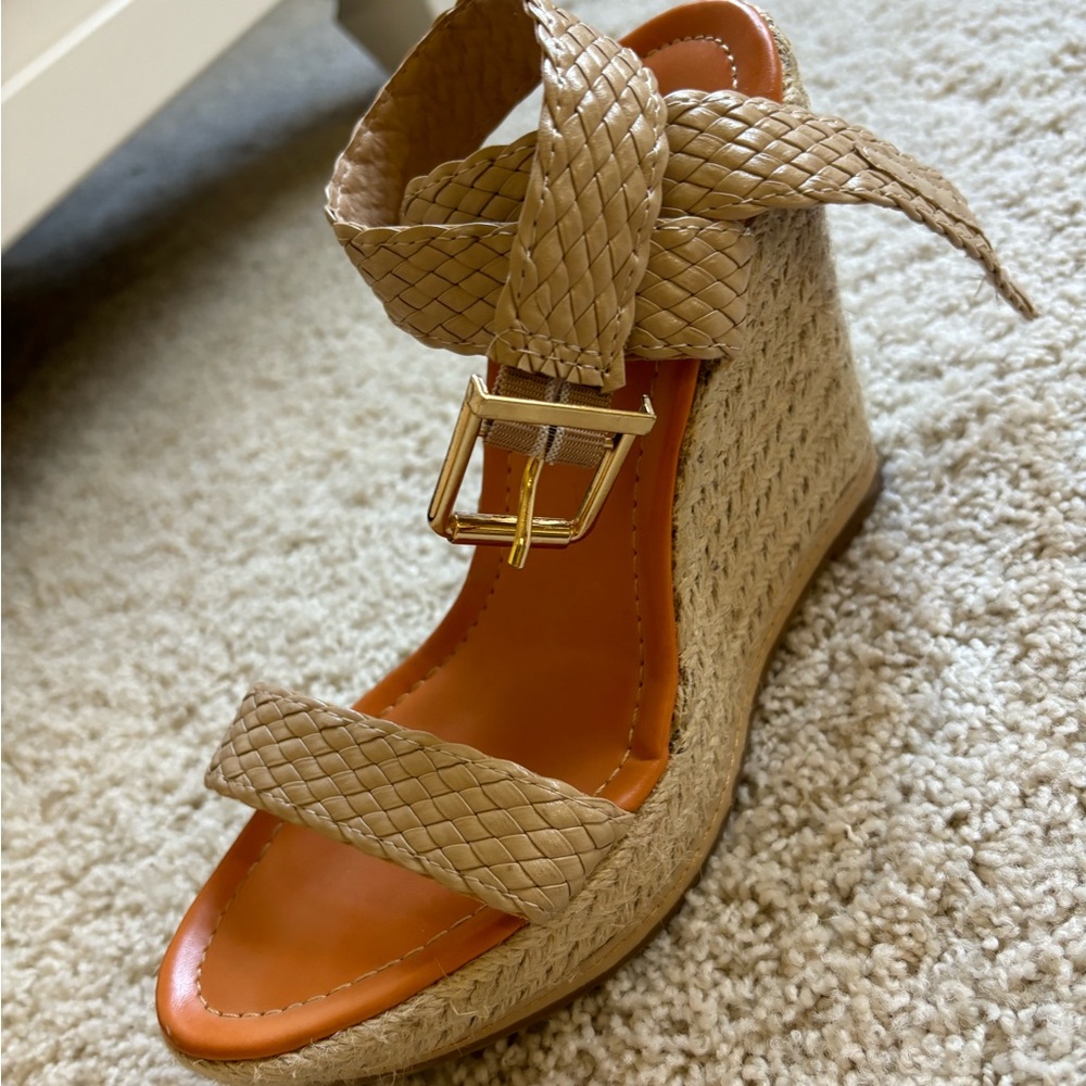 Steve Madden Strappy Beige Wedge